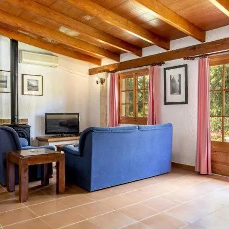Sleeps 5 With Pool Air Con And Wifi Villa Pollenca
