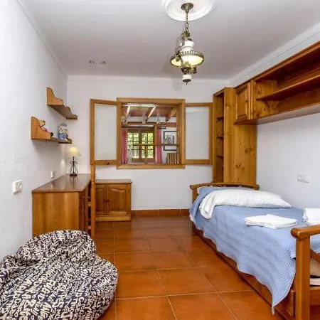 Villa Sleeps 5 With Pool Air Con And Wifi *