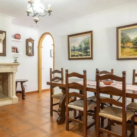 Sleeps 5 With Pool Air Con And Wifi Villa Pollenca