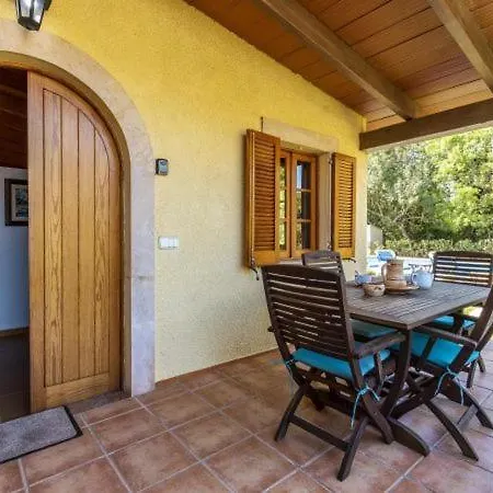 Sleeps 5 With Pool Air Con And Wifi Villa Pollenca