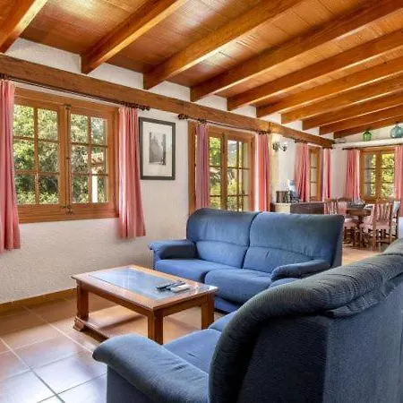 Villa Sleeps 5 With Pool Air Con And Wifi